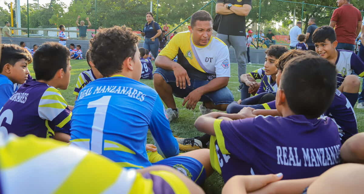 «La cancha de Los Pericos estaba abandonada, alcalde Pinedo le sembró dignidad»: Comunidad
