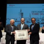 Sergio Díaz-Granados recibe el premio Torre del Oro por su impulso a la integración regional