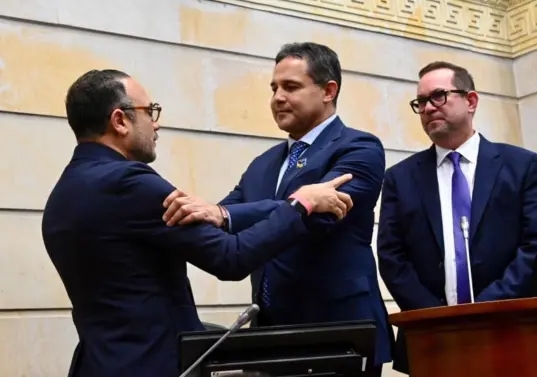 Honorio Henríquez el samario del Centro Democrático que se hizo presidente del Senado con el apoyo del Pacto Histórico