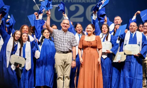 Alcalde Pinedo convirtió a la USM en una realidad y ya graduó su primera cohorte con 50 técnicos laborales