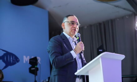Alcalde Carlos Pinedo lleva el calor de la Fiesta del Mar a Bogotá: Lanzamiento 2026