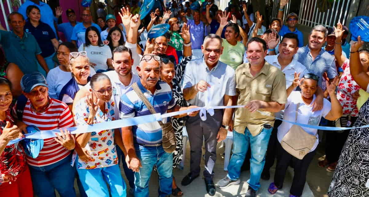 Alcalde Carlos Pinedo sigue entregando calles pavimentadas, turno para el barrio Simón Bolívar