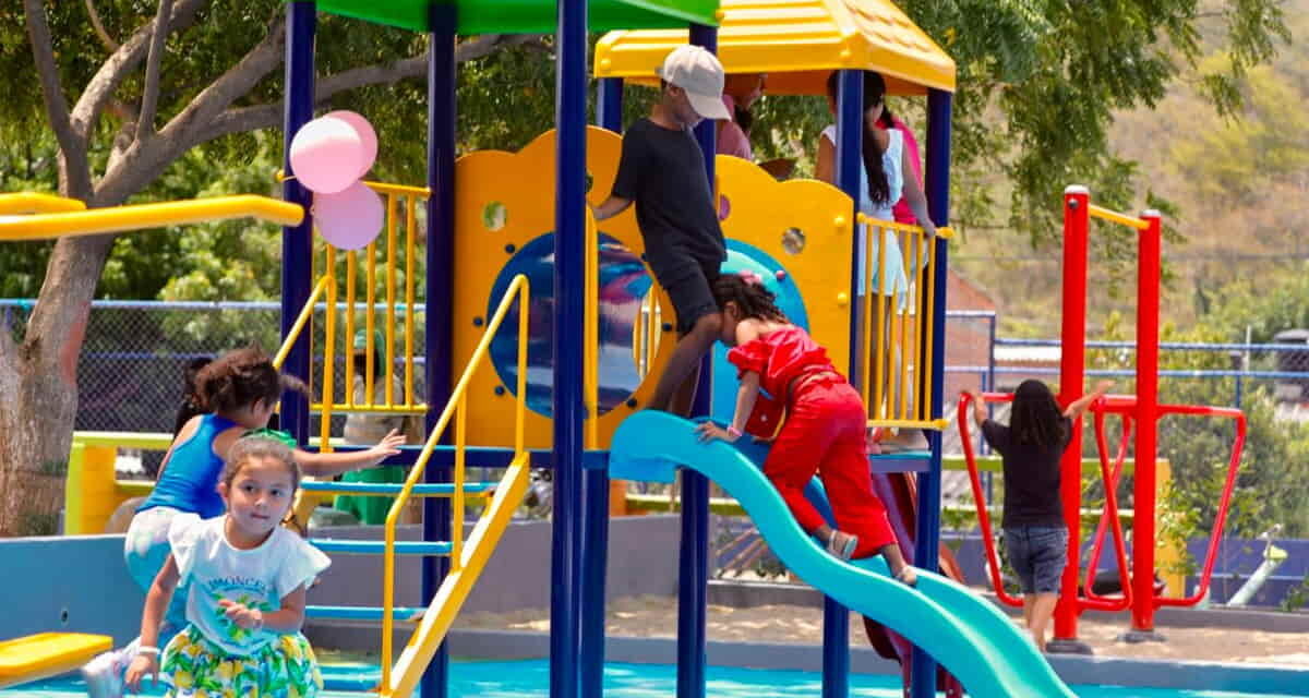 Alcalde Pinedo entrega al servicio un nuevo parque recreodeportivo esta vez en Altos de Bahía Concha
