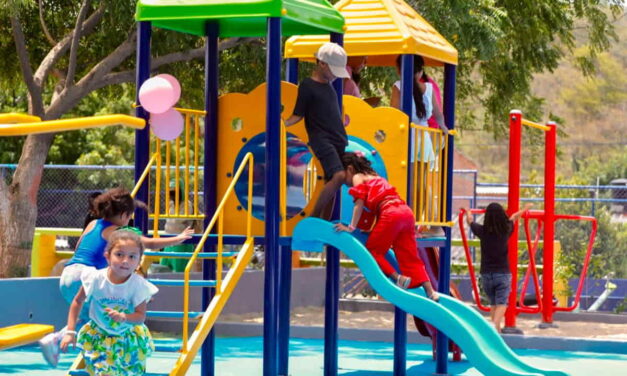 Alcalde Pinedo entrega al servicio un nuevo parque recreodeportivo esta vez en Altos de Bahía Concha
