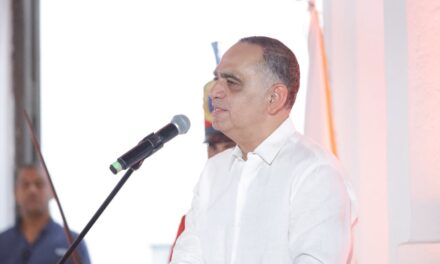 “Desconfíen del mandatario que se cree dueño de la ciudad, Santa Marta siempre será todos”: Carlos Pinedo