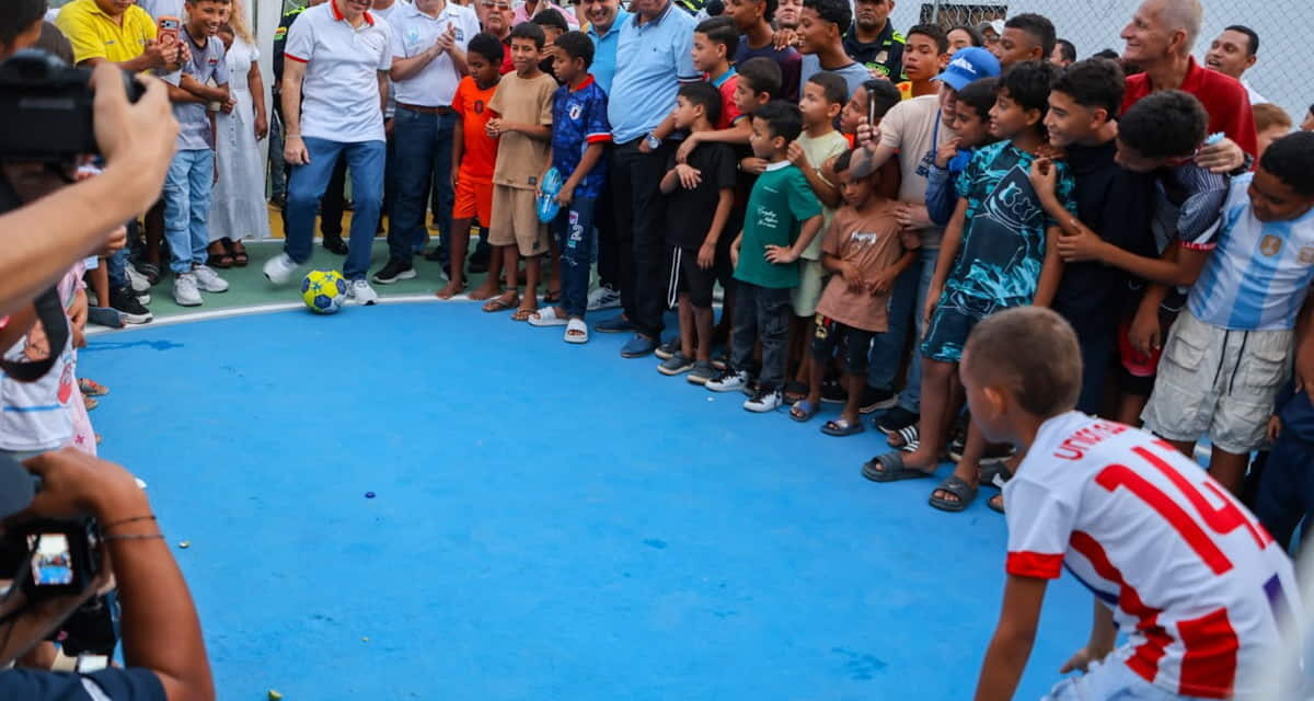 ¡Transformando el deporte! Pinedo entrega cancha múltiple en Zarabanda