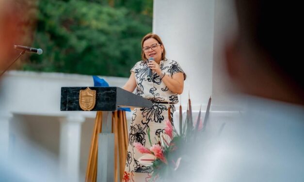 Gobernadora Margarita Guerra asiste a la posesión del presidente Abelardo De la Espriella