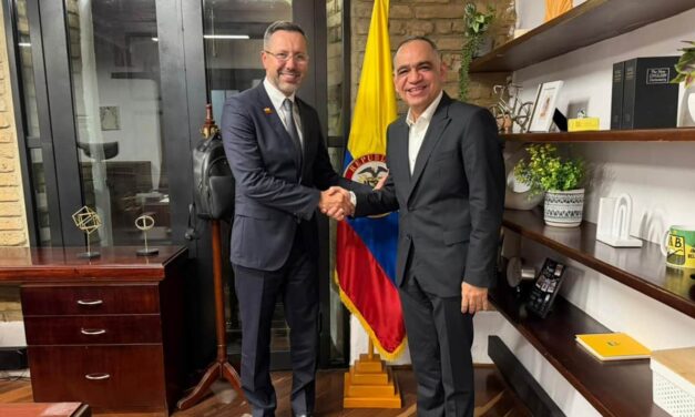 Afianzar los que hay y más proyectos estratégicos para Santa Marta busca alcalde Pinedo en reunión con MinVivienda