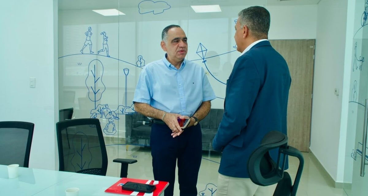 Con una Paz Total con rotundo fracaso en la Sierra, alcalde Pinedo se reúne con el MinDefensa designado general Mora