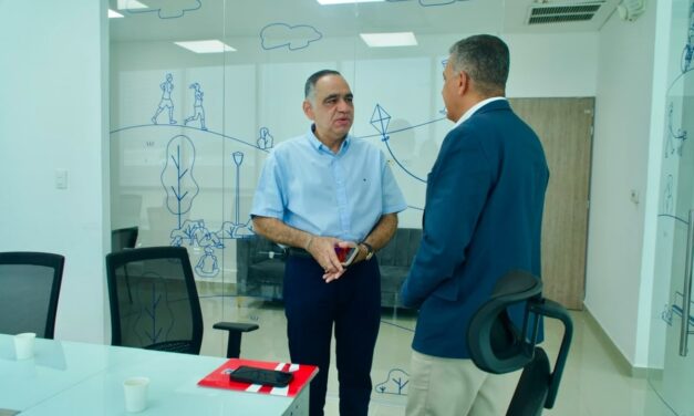 Con una Paz Total con rotundo fracaso en la Sierra, alcalde Pinedo se reúne con el MinDefensa designado general Mora