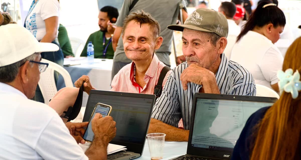 Alcaldía llega a Los Fundadores y Chimila con bienestar y oportunidades