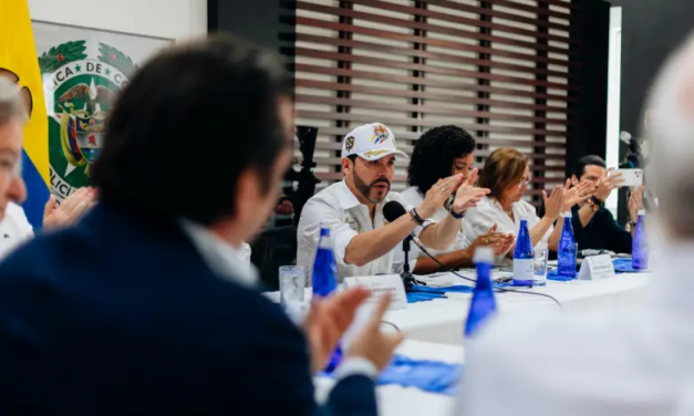 Para el Chocó:14 medidas y paquete de obras de reconstrucción, el cambio histórico que anunció Presidente y grandes empresarios