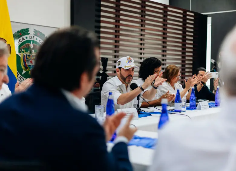 Para el Chocó:14 medidas y paquete de obras de reconstrucción, el cambio histórico que anunció Presidente y grandes empresarios