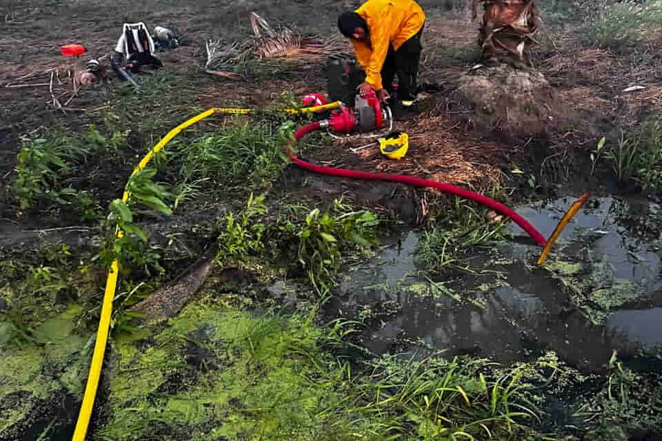 CORPAMAG y bomberos de Sitionuevo refuerzan acciones de prevención contra incendios en la Ciénaga Grande y en el Vía Parque Isla de Salamanca