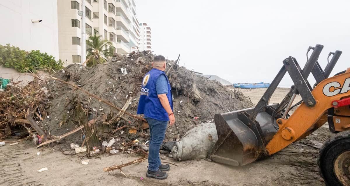 Lluvias, pero más la falta de cultura ambiental afecta a la Playa Los Cocos