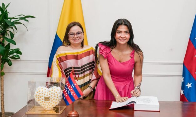 Gobernadora Margarita Guerra posesiona a nuevos gerentes de hospitales en Ciénaga y El Banco