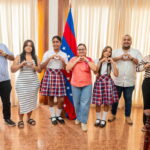 ¡Talento de exportación! Margarita Guerra entrega tiquetes con destino a España a estudiantes de Zona Bananera
