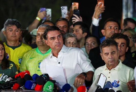 Flávio Bolsonaro no reconoce la victoria de Lula en las elecciones de Brasil
